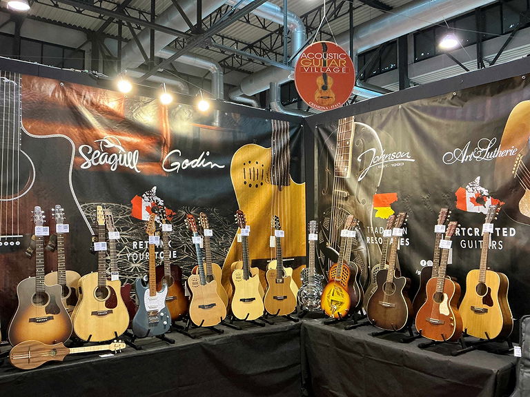 Acoustic Guitar Village (foto Cremona Musica)